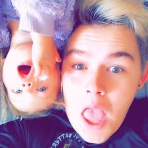 Meet your Posher, Thomas